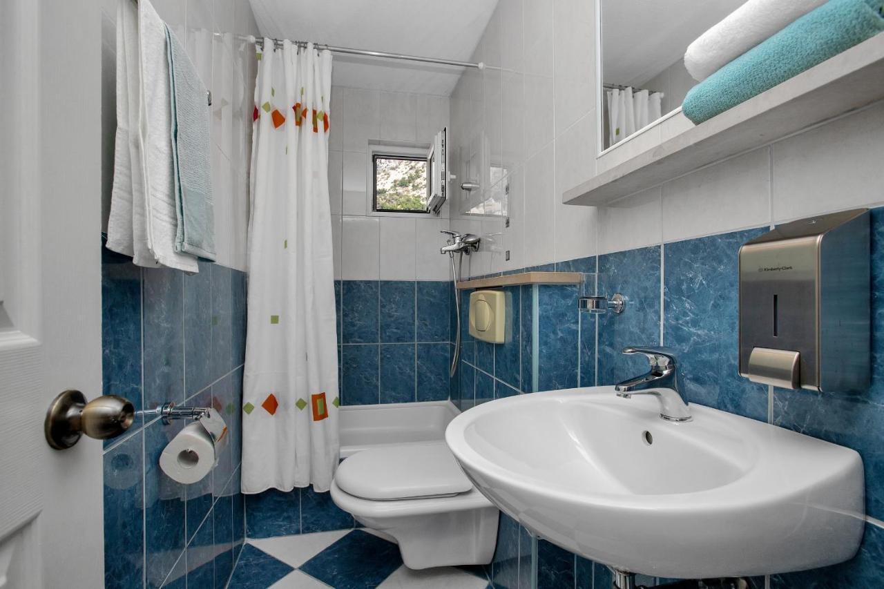 Apartments By The Sea Drasnice, Makarska - 2581 מראה חיצוני תמונה