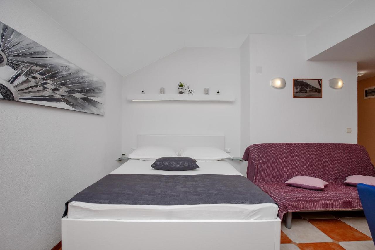 Apartments By The Sea Drasnice, Makarska - 2581 מראה חיצוני תמונה